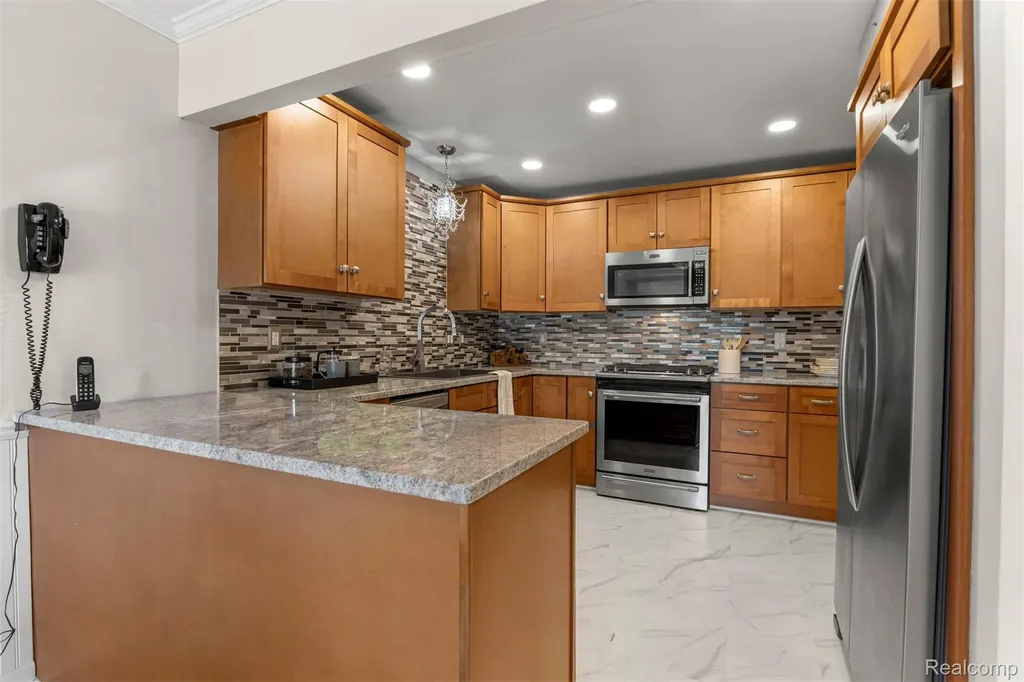 21204 W Glen Haven Circle Novi City MI 48167