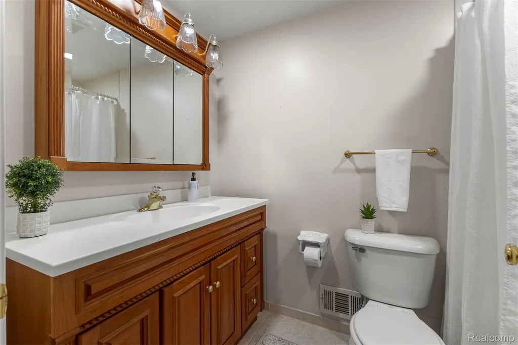 21204 W Glen Haven Circle Novi City MI 48167