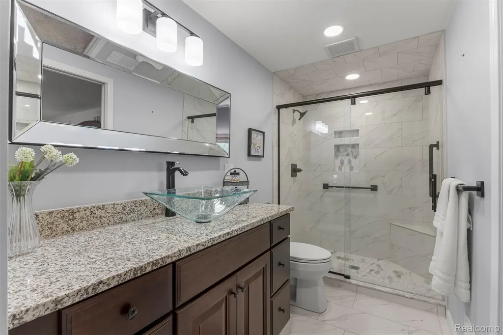21204 W Glen Haven Circle Novi City MI 48167