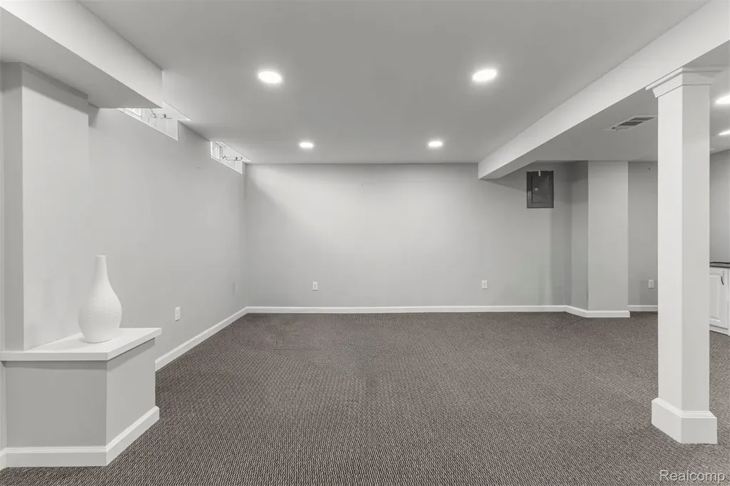 21204 W Glen Haven Circle Novi City MI 48167