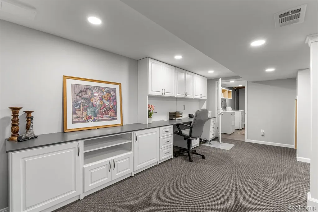 21204 W Glen Haven Circle Novi City MI 48167
