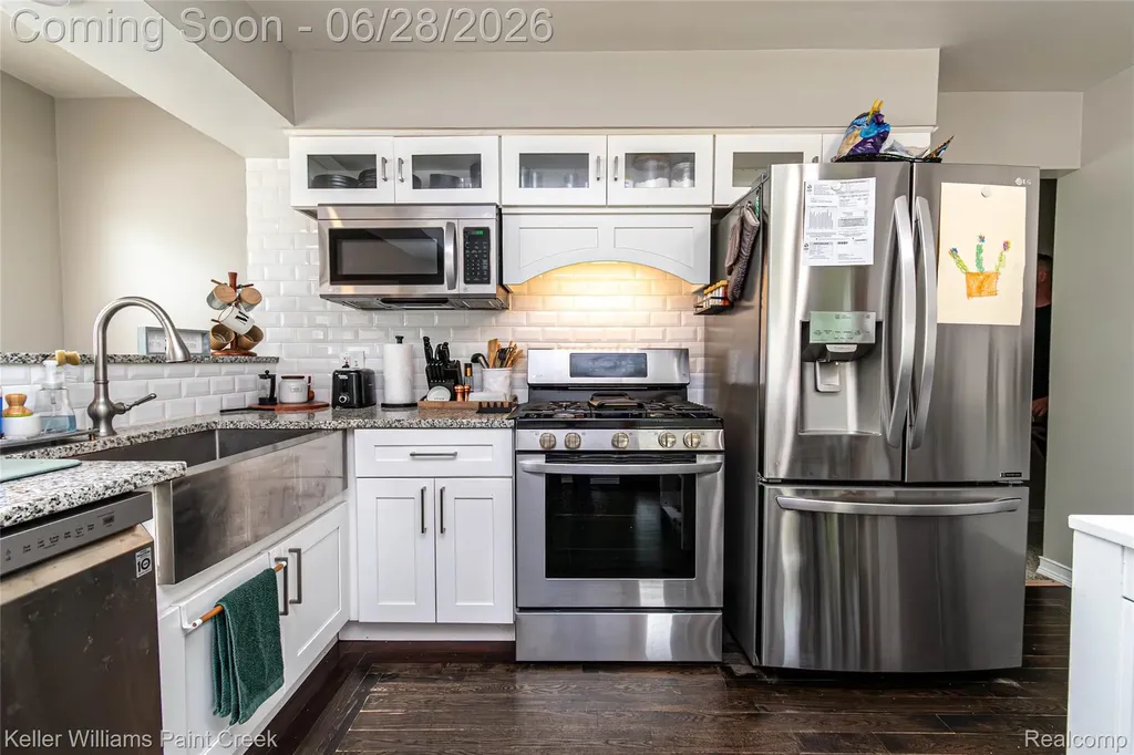 9075 Headley Drive Sterling Heights City MI 48314