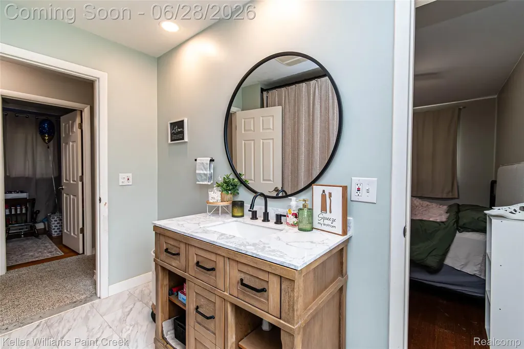 9075 Headley Drive Sterling Heights City MI 48314