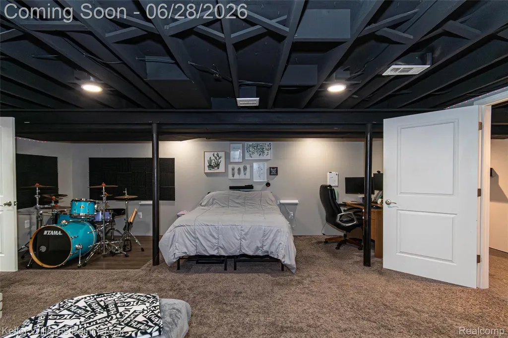 9075 Headley Drive Sterling Heights City MI 48314