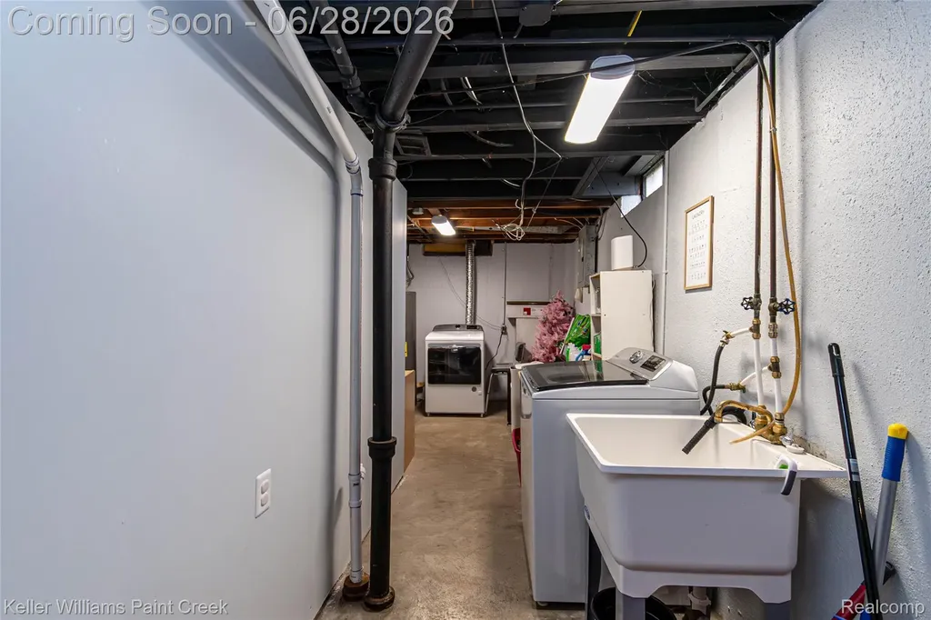 9075 Headley Drive Sterling Heights City MI 48314