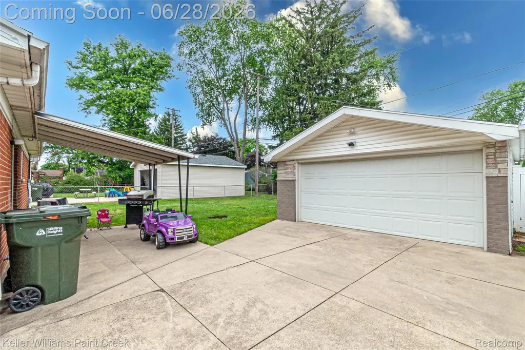 9075 Headley Drive Sterling Heights City MI 48314