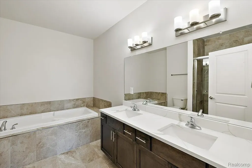 8280 Heywood Circle Sterling Heights City MI 48312