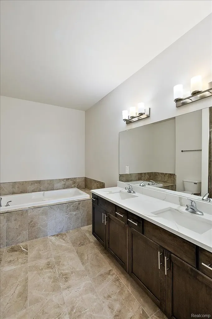 8280 Heywood Circle Sterling Heights City MI 48312