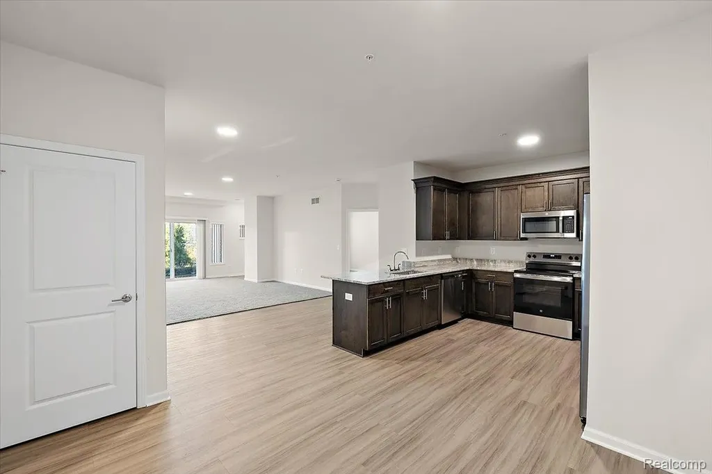 8280 Heywood Circle Sterling Heights City MI 48312