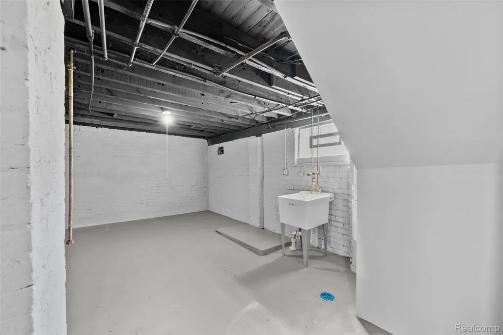3636 Maxwell Street Detroit City MI 48214
