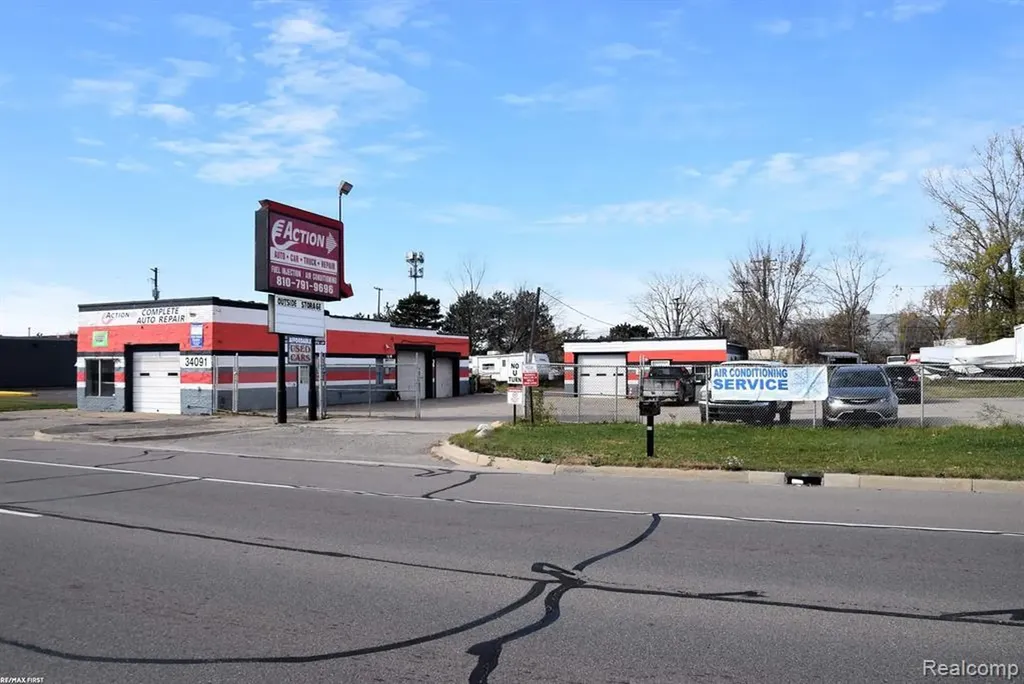 34091 Groesbeck Highway Clinton Charter Township MI 48035