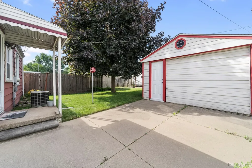4321 S Dearborn Street Melvindale City MI 48122