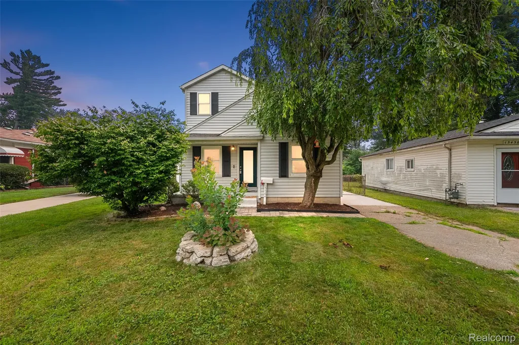 15464 Dixie Redford Charter Township MI 48239