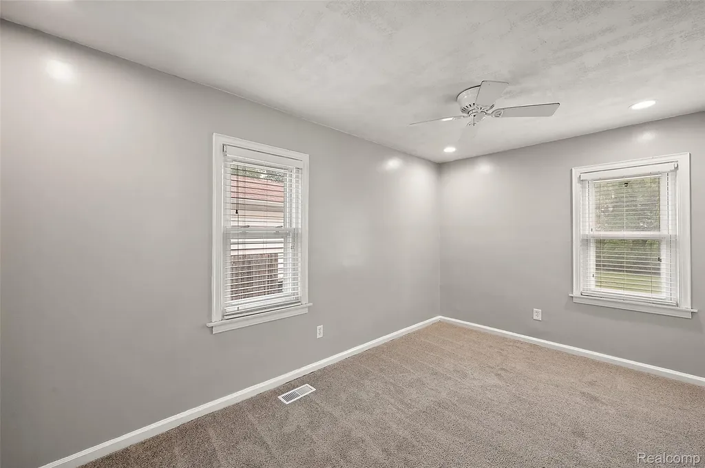 15464 Dixie Redford Charter Township MI 48239