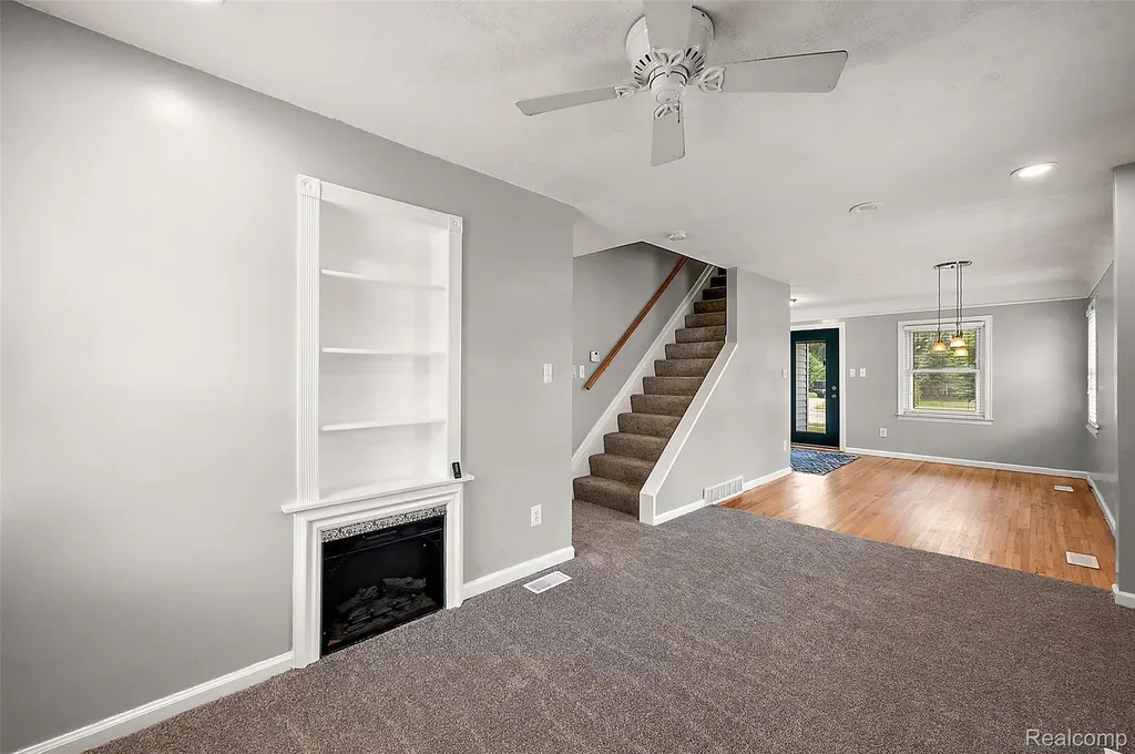 15464 Dixie Redford Charter Township MI 48239