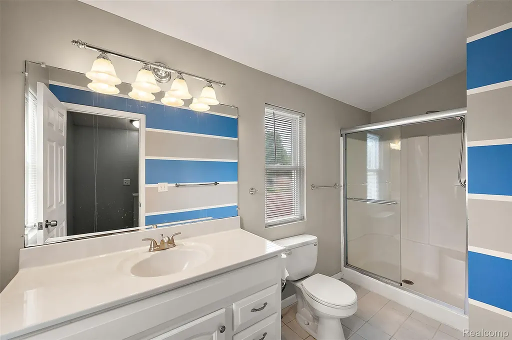 15464 Dixie Redford Charter Township MI 48239