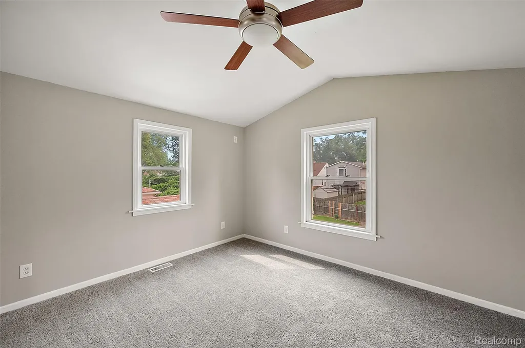 15464 Dixie Redford Charter Township MI 48239