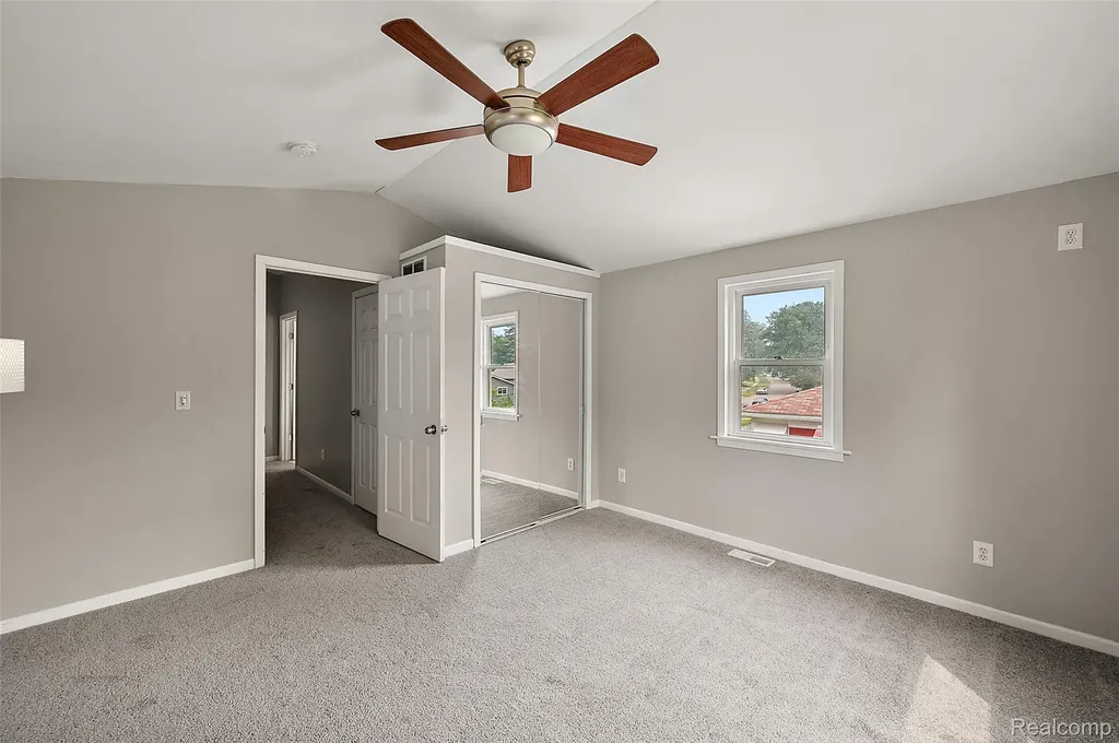 15464 Dixie Redford Charter Township MI 48239