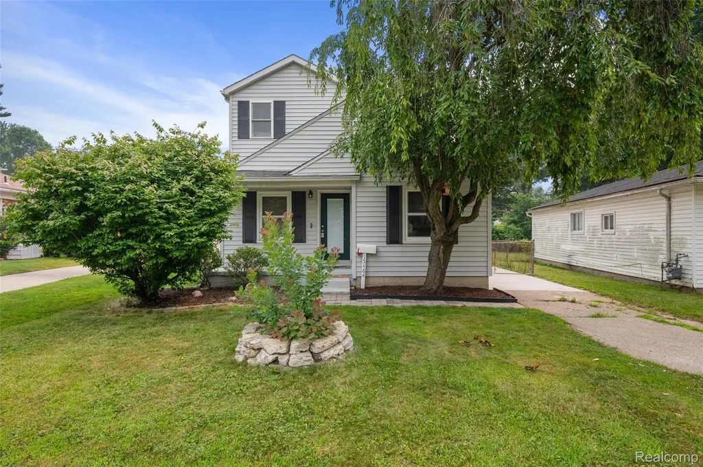 15464 Dixie Redford Charter Township MI 48239