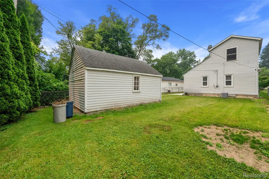 15464 Dixie Redford Charter Township MI 48239