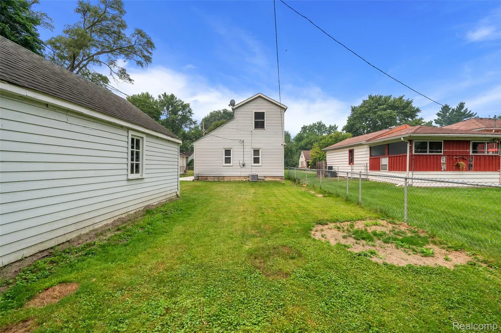 15464 Dixie Redford Charter Township MI 48239