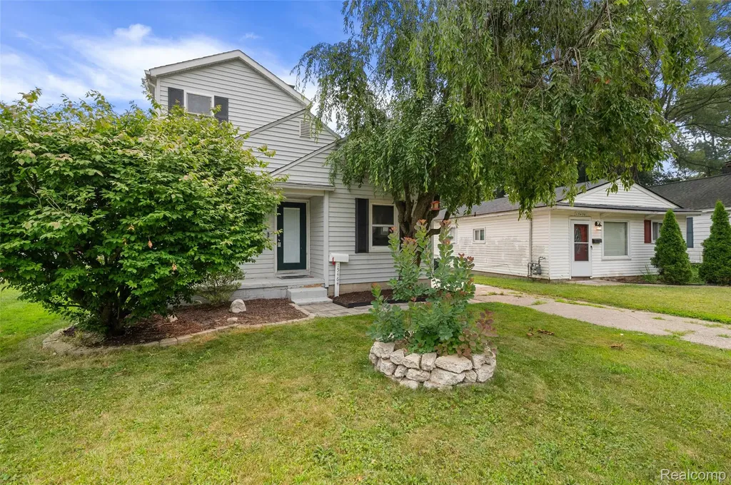 15464 Dixie Redford Charter Township MI 48239