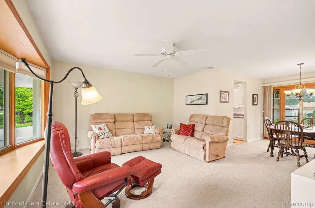 41131 S Mcmahon Circle Novi City MI 48375