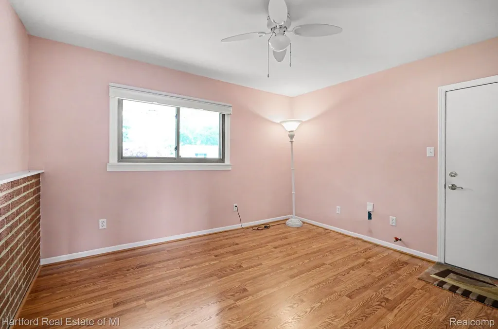 41131 S Mcmahon Circle Novi City MI 48375