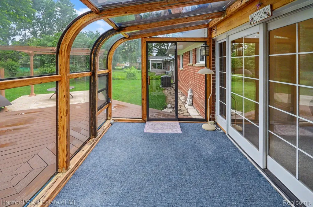 41131 S Mcmahon Circle Novi City MI 48375