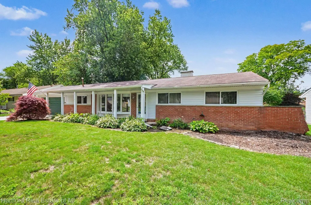 41131 S Mcmahon Circle Novi City MI 48375