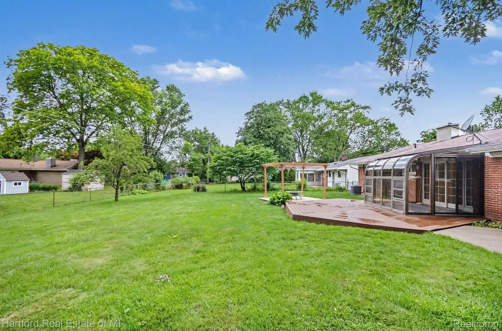 41131 S Mcmahon Circle Novi City MI 48375