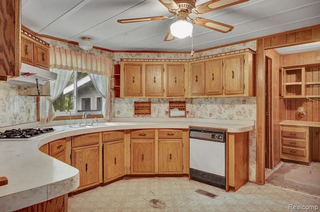 4137 Port Austin Road Lake Township MI 48725
