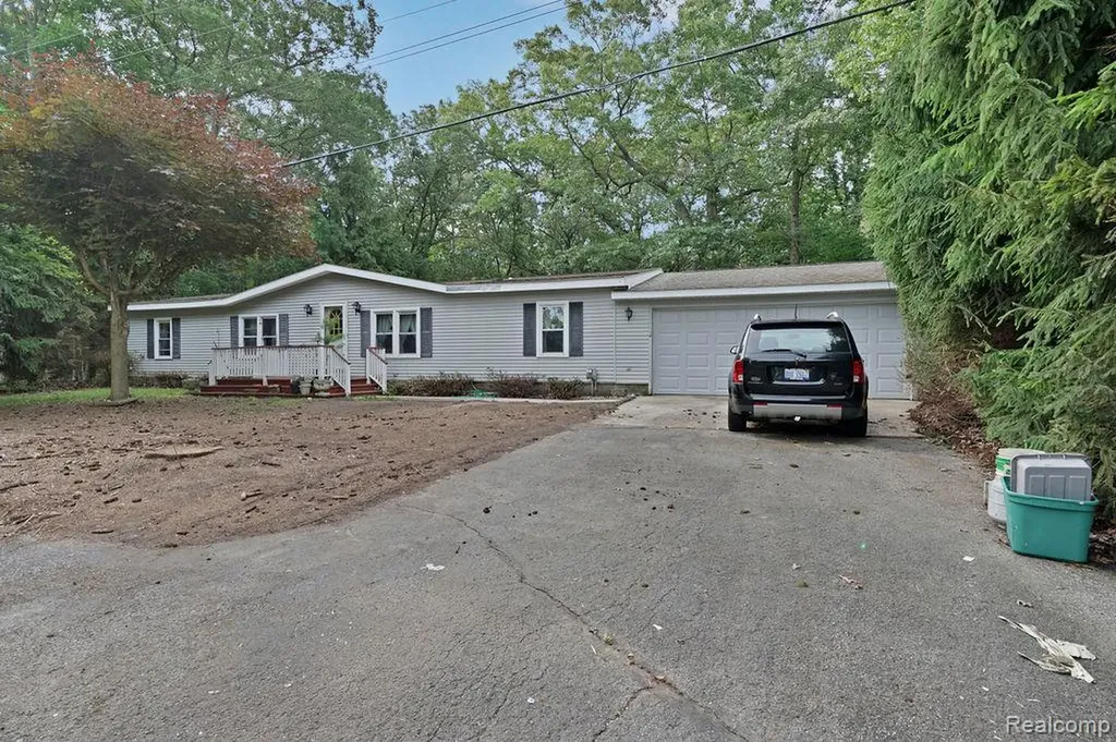 4137 Port Austin Road Lake Township MI 48725