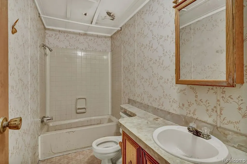 4137 Port Austin Road Lake Township MI 48725