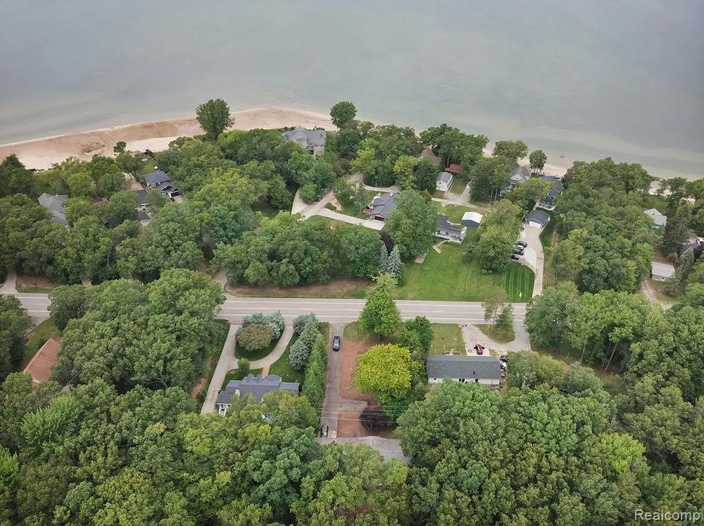 4137 Port Austin Road Lake Township MI 48725