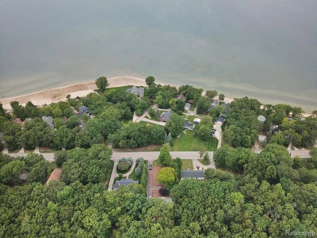 4137 Port Austin Road Lake Township MI 48725