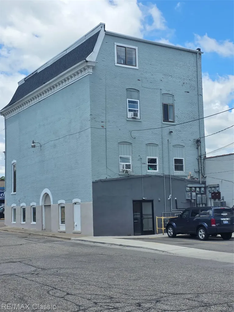 69206 N Main Street Richmond City MI 48062