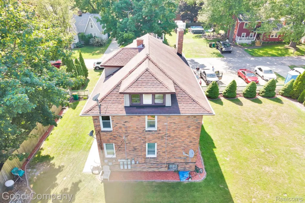 21516 Oxford Avenue Farmington Hills City MI 48336