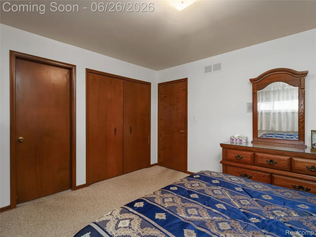 28506 Steele Drive Warren City MI 48088