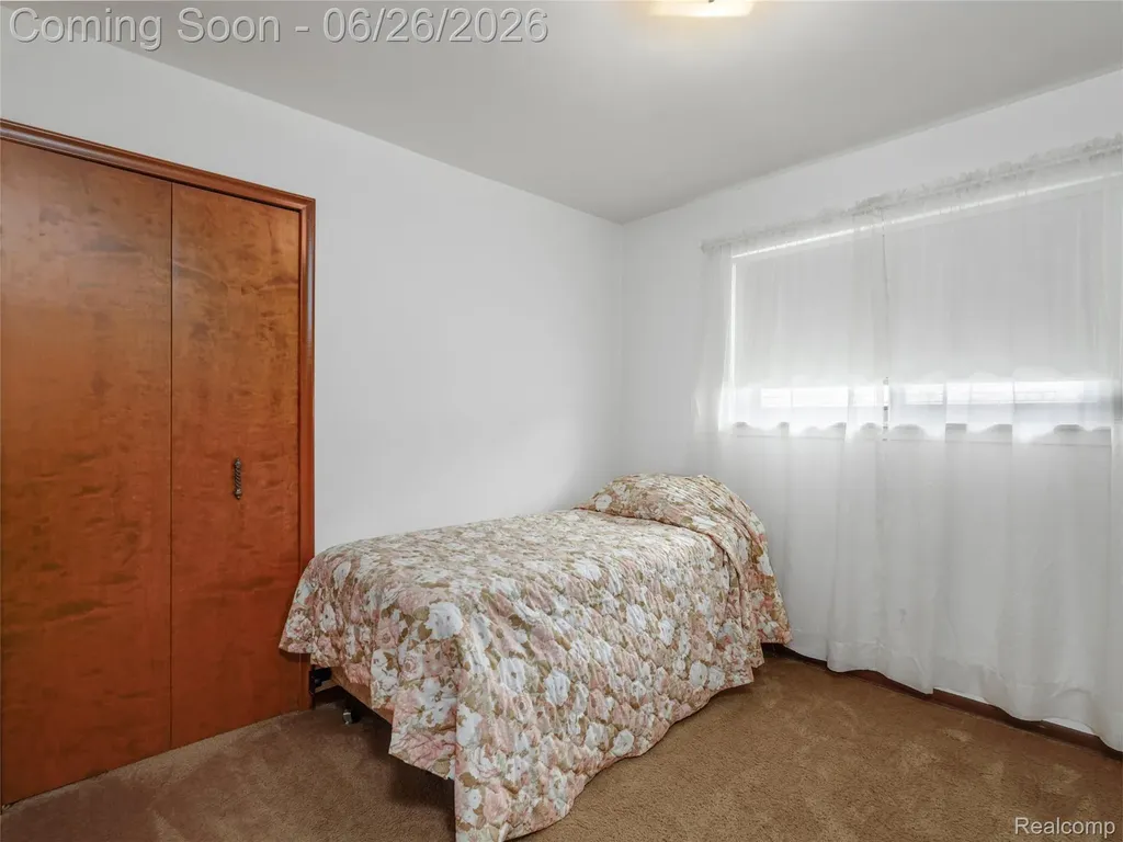 28506 Steele Drive Warren City MI 48088
