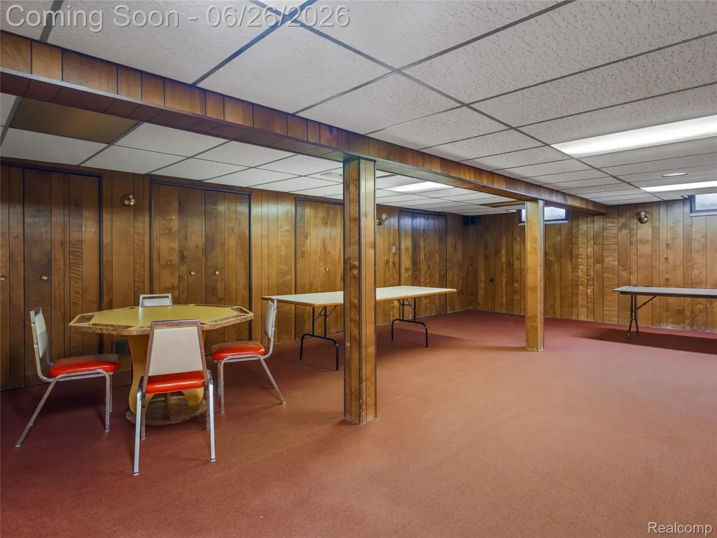 28506 Steele Drive Warren City MI 48088