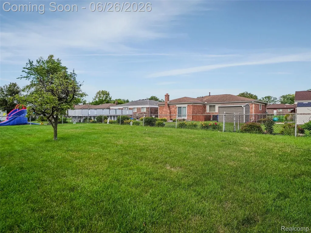 28506 Steele Drive Warren City MI 48088