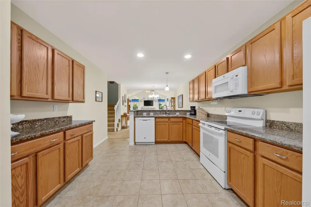 1122 Abbey Court Westland City MI 48185