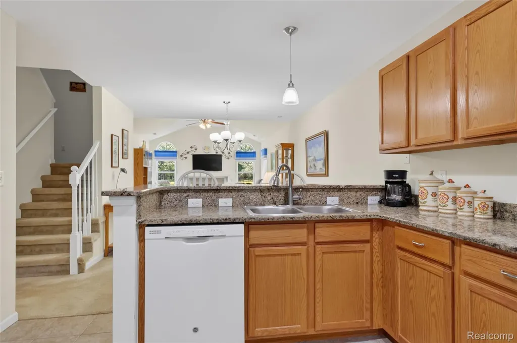 1122 Abbey Court Westland City MI 48185