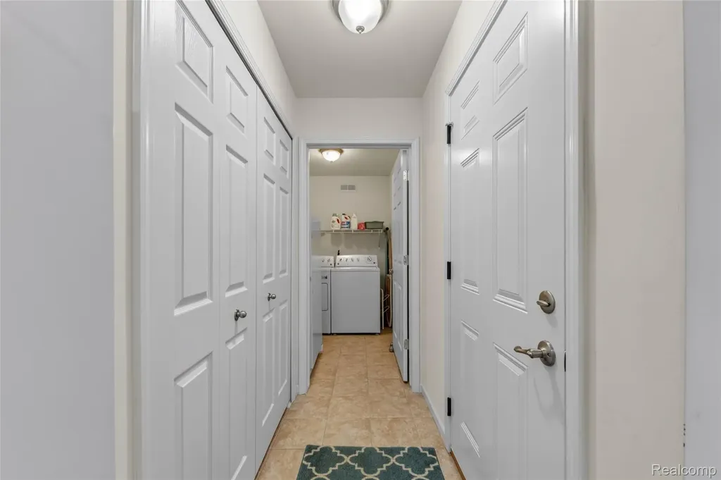 1122 Abbey Court Westland City MI 48185