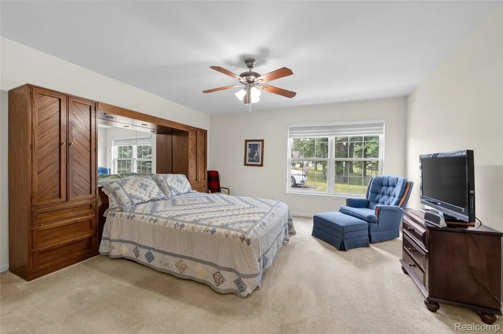 1122 Abbey Court Westland City MI 48185