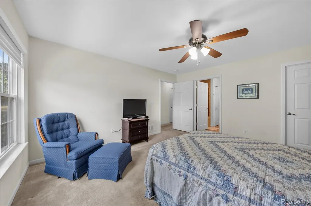 1122 Abbey Court Westland City MI 48185
