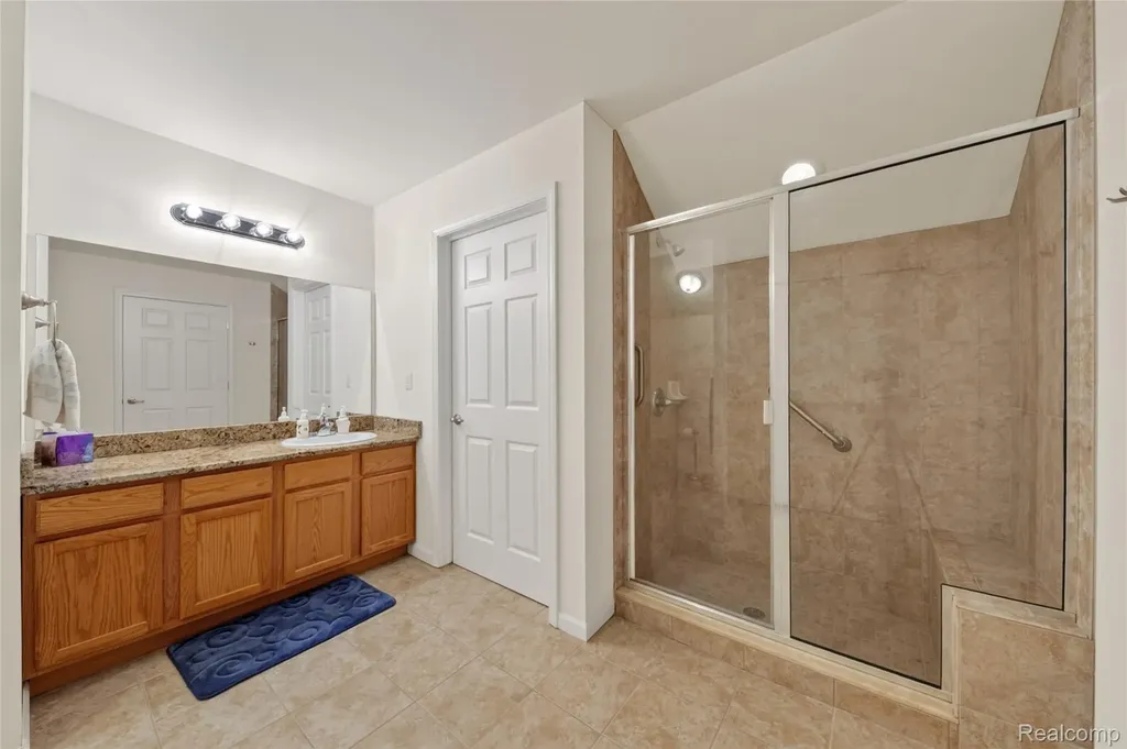 1122 Abbey Court Westland City MI 48185