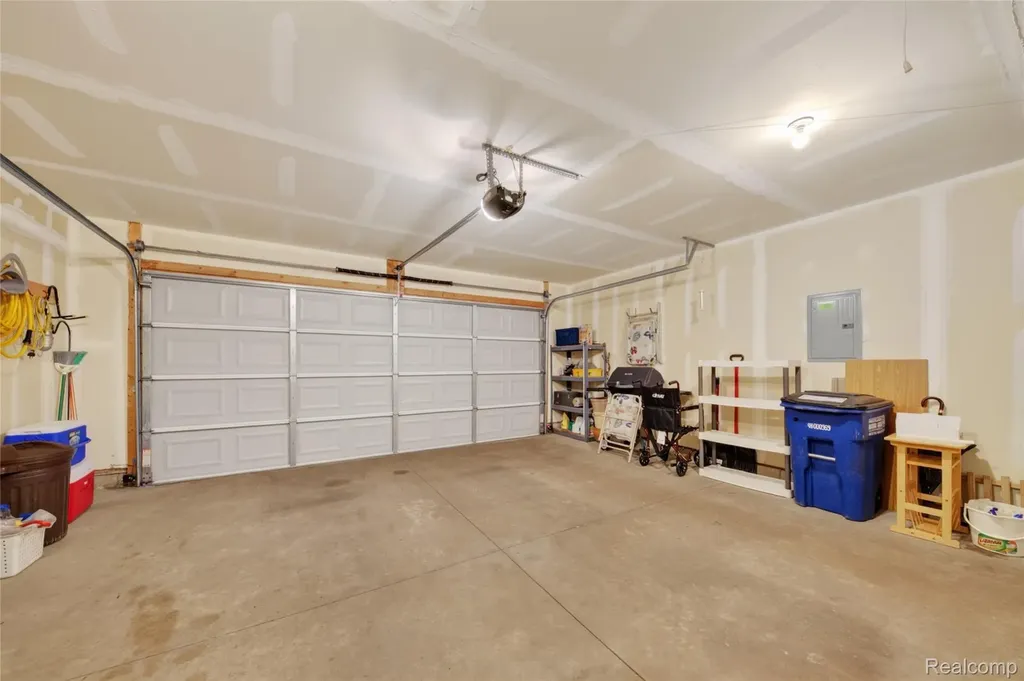 1122 Abbey Court Westland City MI 48185