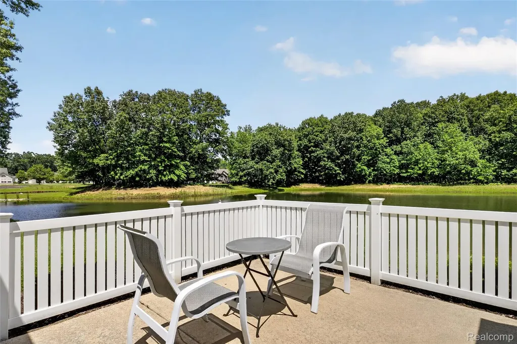 1122 Abbey Court Westland City MI 48185